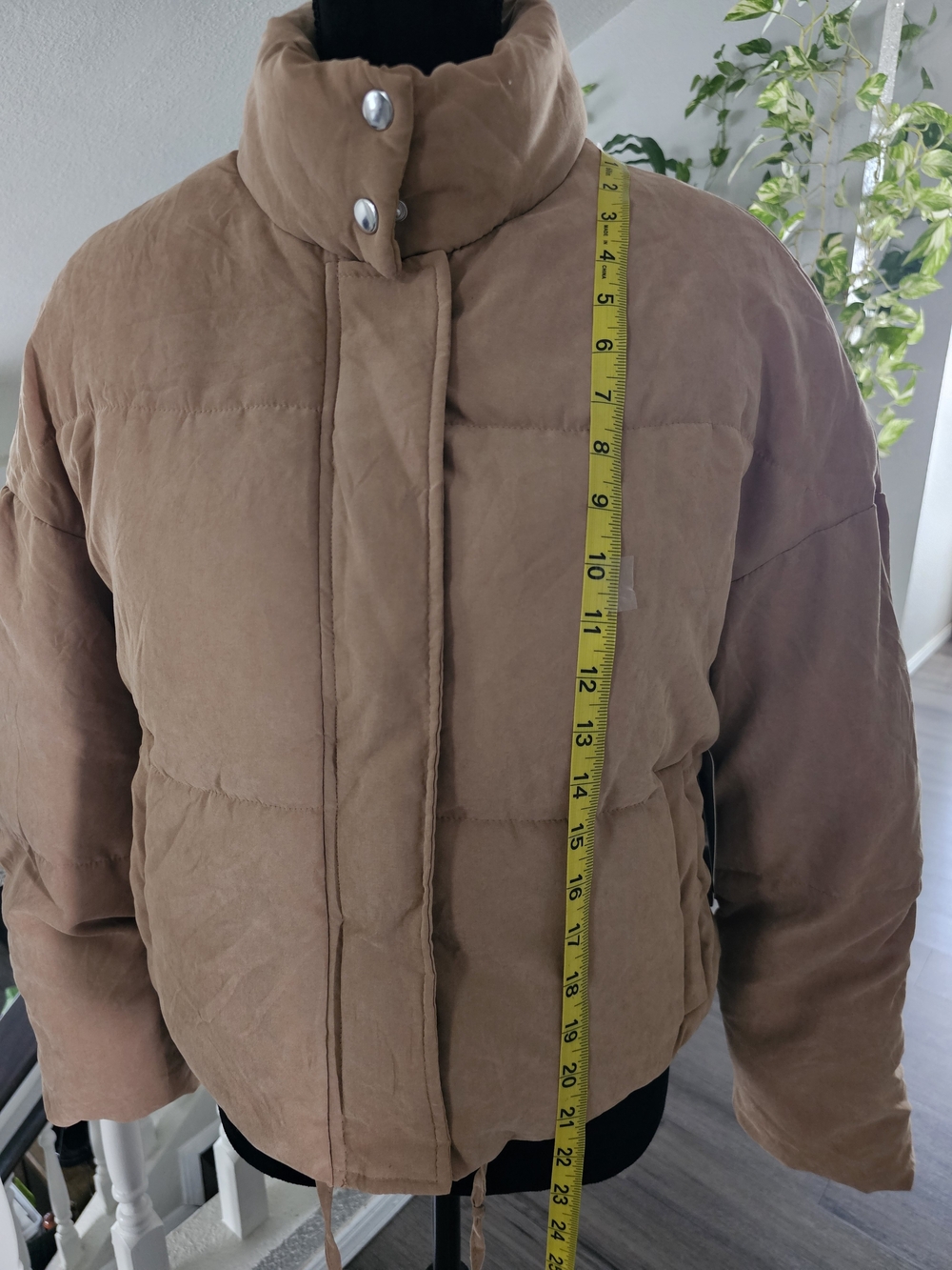 NWT Ci Sono Cropped Boxy Puffer Jacket in Taupe - Picture 10 of 15